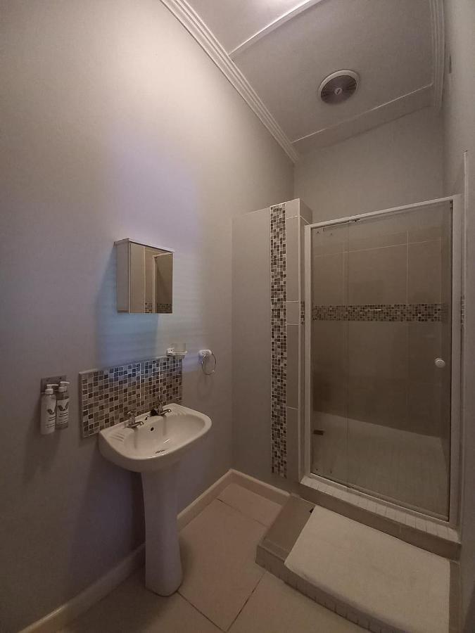 Dreamers Guesthouse - No Loadshedding King William's Town Εξωτερικό φωτογραφία